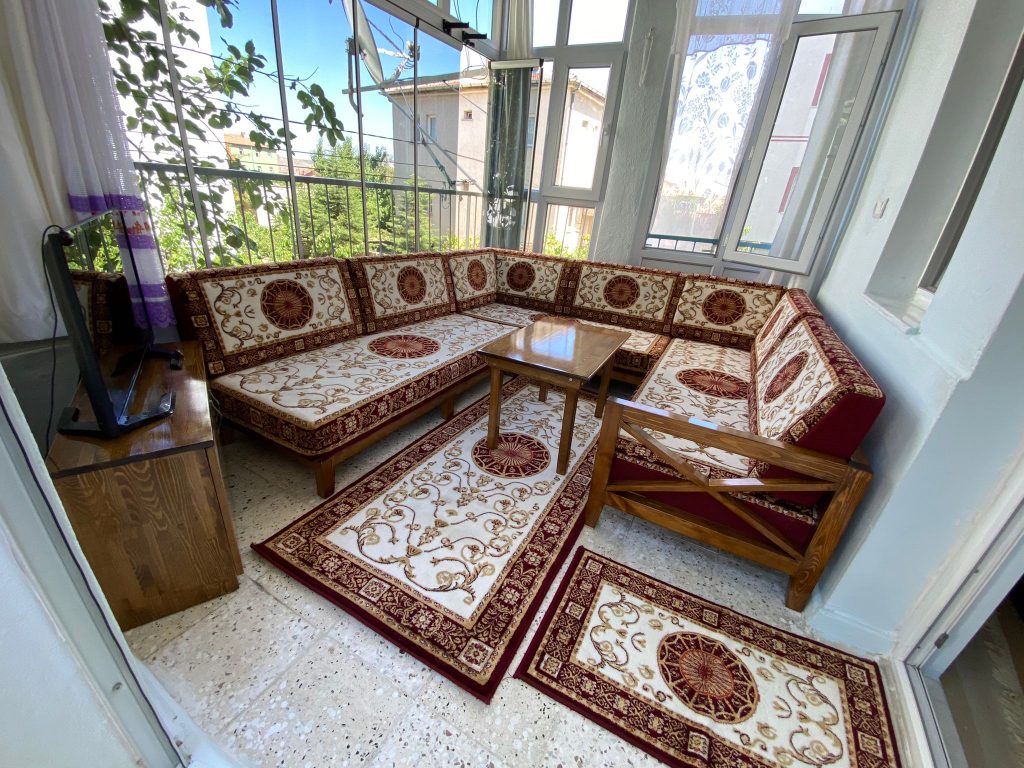 Erciyes Ahşap Balkon Mobilyası7 Erciyes Ahşap Şark Köşesi - Sedir